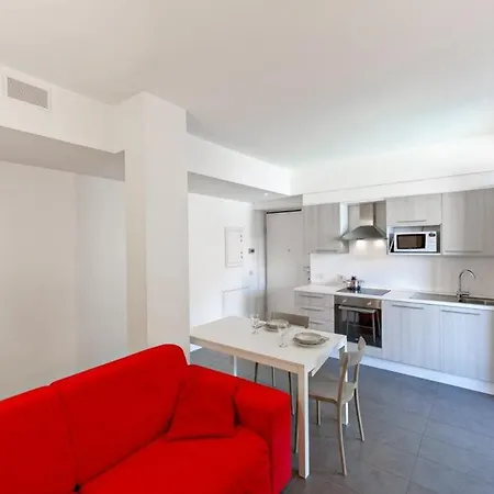 The Flower - With View And Pool Apartment